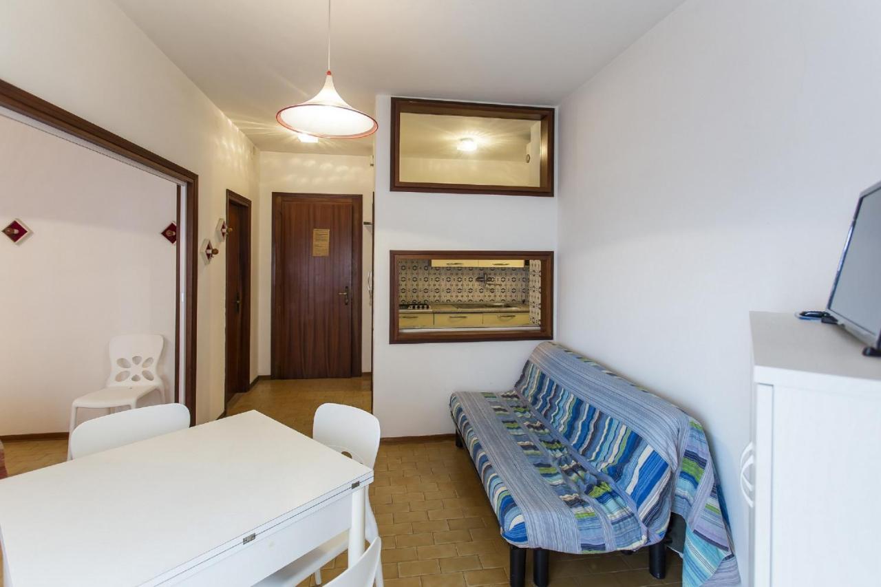 Apollo Apartment *
